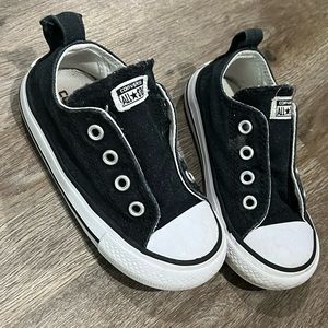 Black Converse toddler shoes size 7